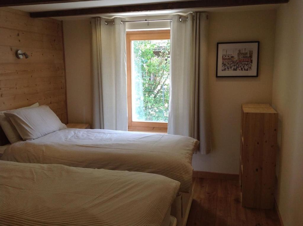 Spacious Ski Chalet In Traditional French Village, Sleeps 8, Four Star With Fibre Broadband Abondance Extérieur photo