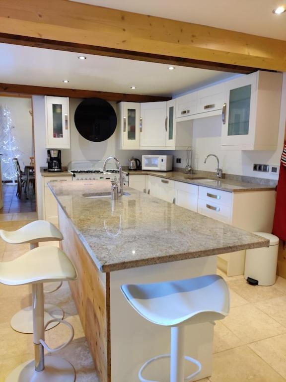 Spacious Ski Chalet In Traditional French Village, Sleeps 8, Four Star With Fibre Broadband Abondance Extérieur photo