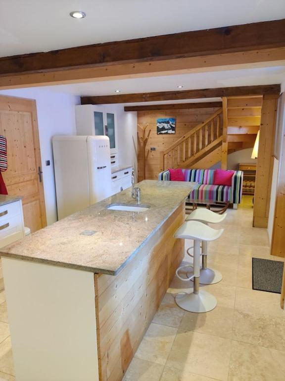Spacious Ski Chalet In Traditional French Village, Sleeps 8, Four Star With Fibre Broadband Abondance Extérieur photo
