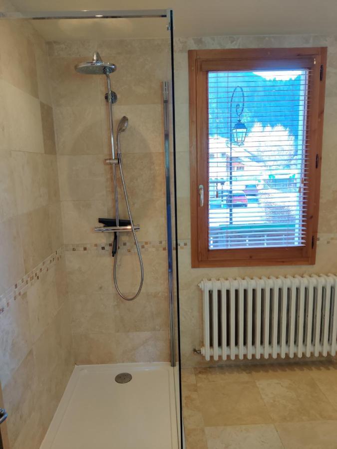 Spacious Ski Chalet In Traditional French Village, Sleeps 8, Four Star With Fibre Broadband Abondance Extérieur photo